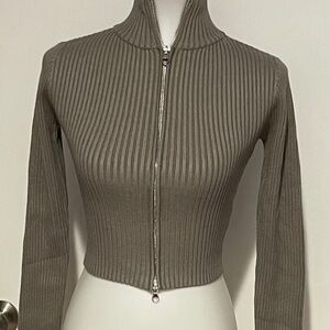 Edikted Cropped Sweater - Size XS/S -‎ NEW With Tags.